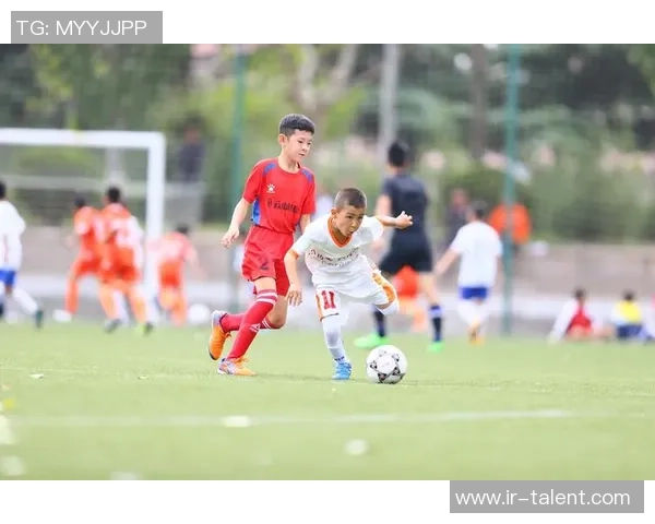 探索足球天才的成长之路：从青训到世界舞台的传奇之旅